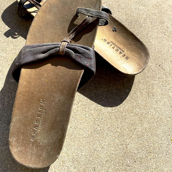 Gold Brown Womens Gladiator Sandle, Size 8, Kenneth Cole - Picture 2 of 3